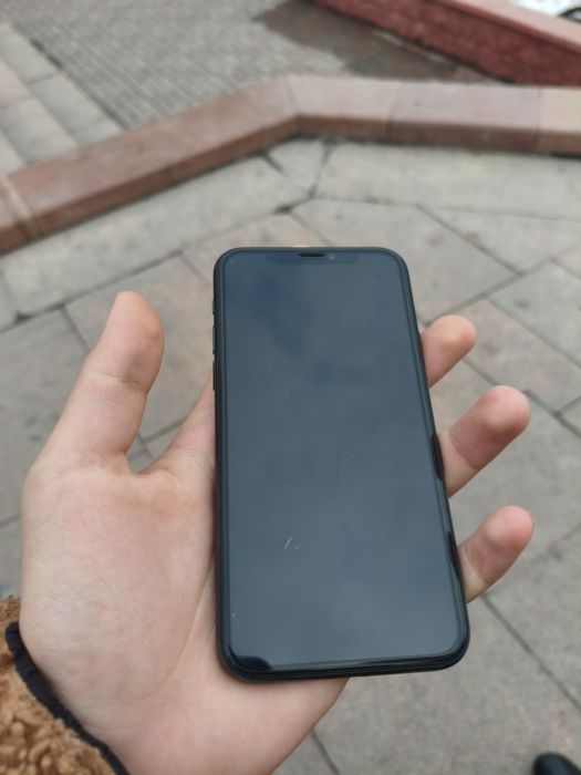 Срочно продам айфон 11 про