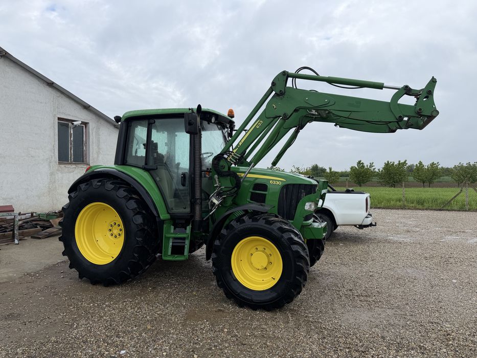 Tractor John Deere 6330 cu incarcator frontal