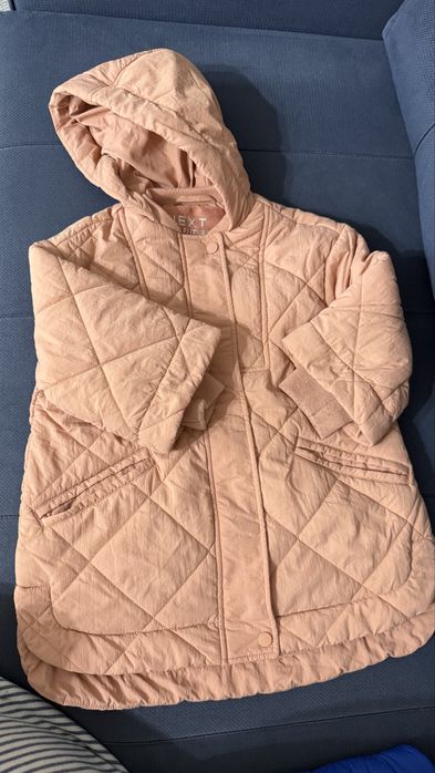 Продам курточки на девочку 3-4 года