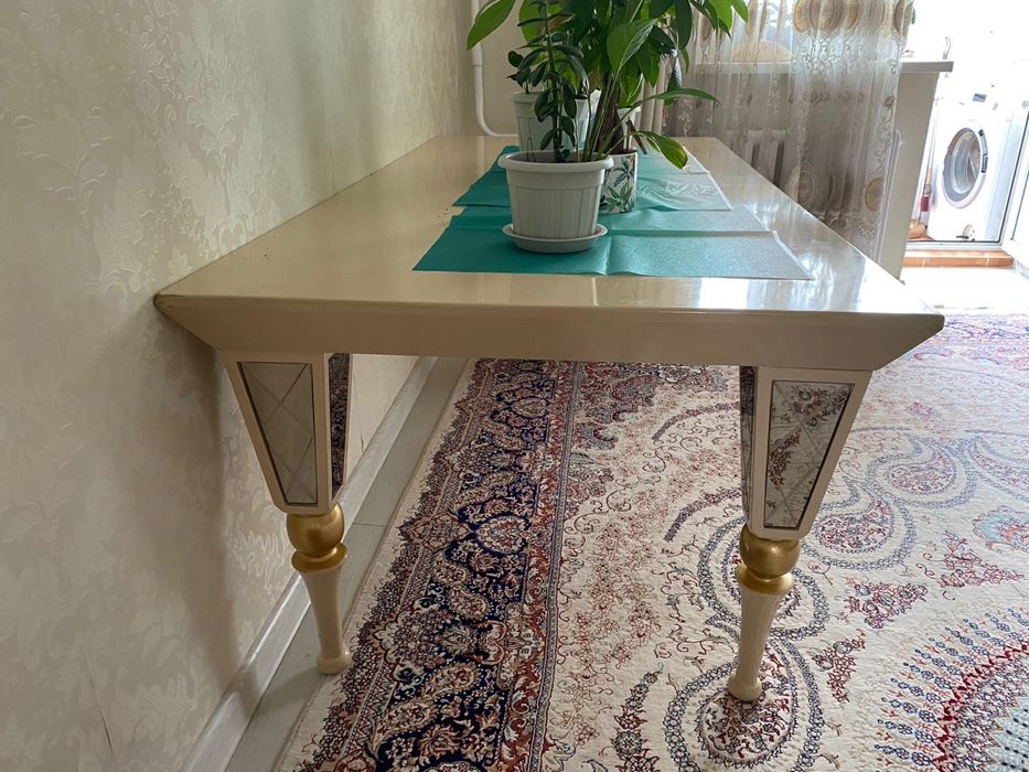 Гостевой стол