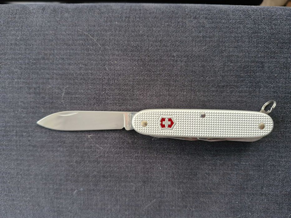 Victorinox Farmer X