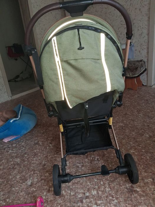 Продам коляску прогулочную