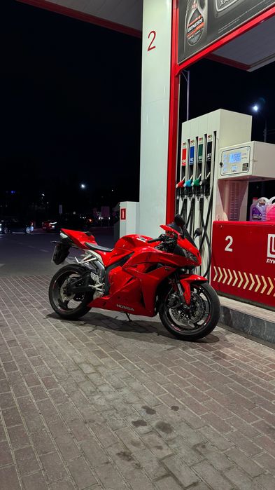 Мотоцикл HondaCBR600