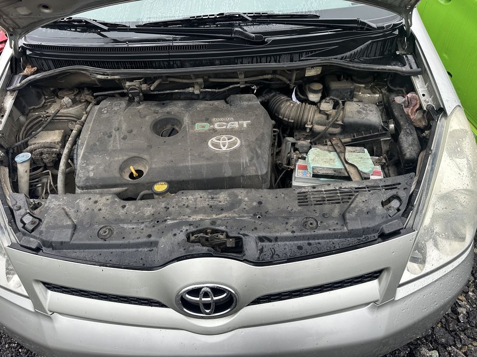 Toyota Corolla Verso Тойота Корола Версо 2.2 dcat 177кс На части!