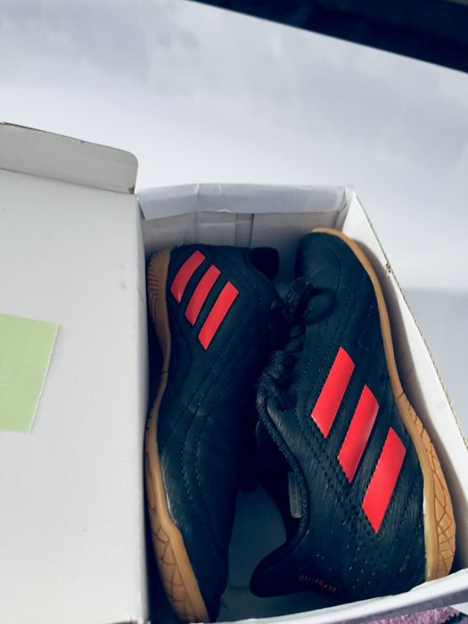 Страхотни! Маратонки Adidas Deportivo за Момче 32н. Като нови!