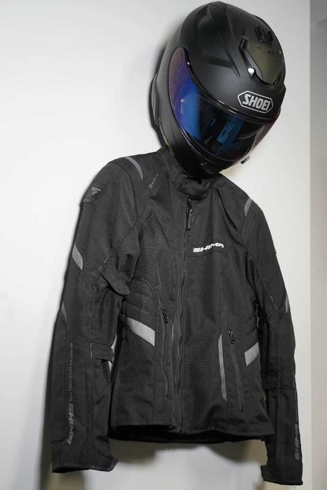 3D принтирана стенна закачалка за мото каска – различни цветове