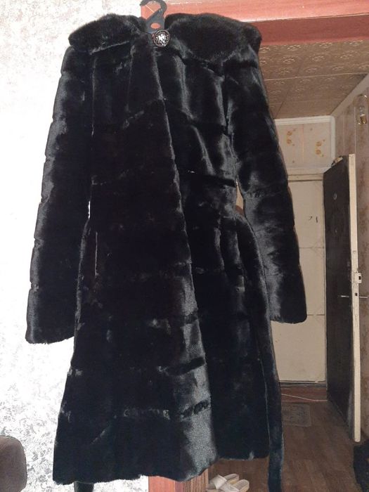 Продам шубу (искусственная)