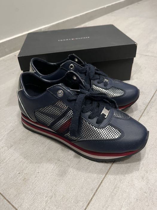 Оригинални маратонки на Tommy Hilfiger