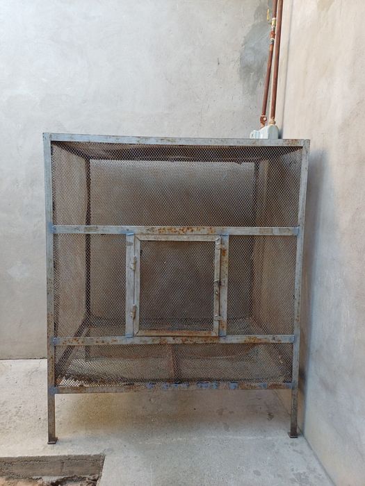 Темир кафас сотилади