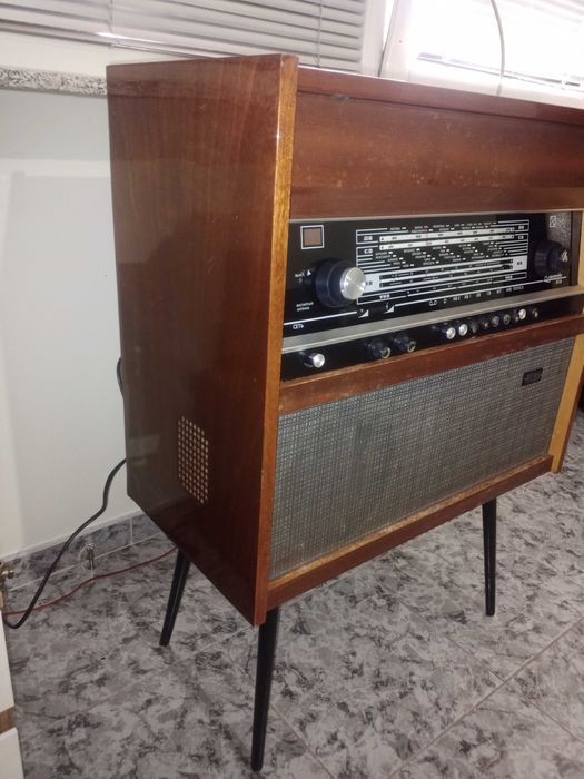 Радио-грамофон Rigonda 102, 1951 година