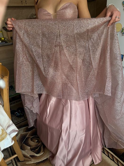 Продавам Балната си рокля