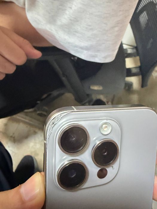 Iphone 15 pro holayi zor kelishamiz narxini