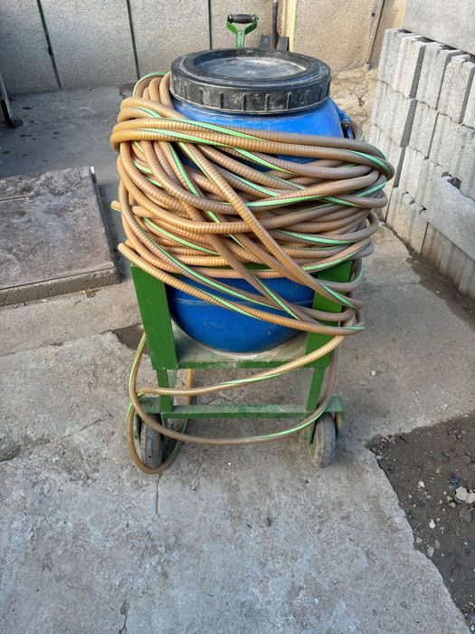 Продавам оранжерии и инвентар