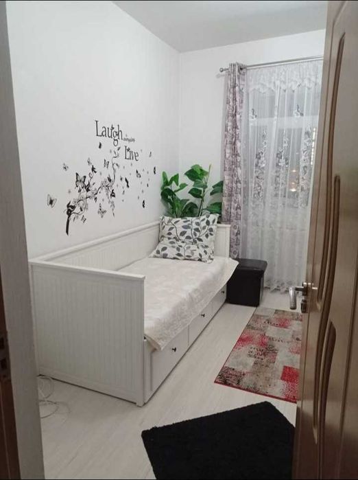 Inchiriez 1 camera in apartament