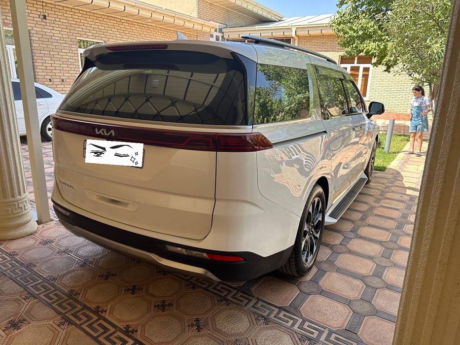 Kia Carnival 4 белый