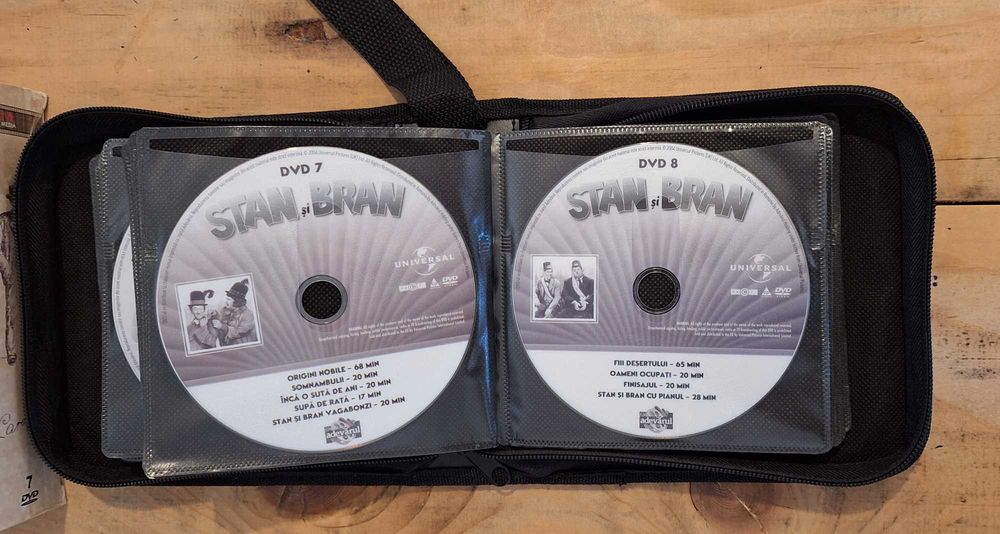 Particular! Geanta suport DVD-uri cu Filme de colectie (36 DVD-uri)