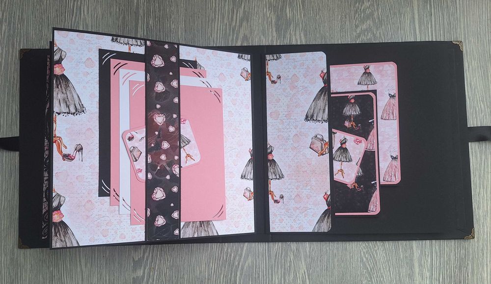 Скрапбук албум в черно и розово, ръчна изработка /23.18