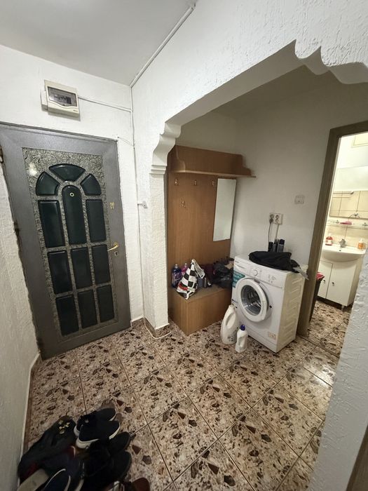 Vand apartament 3 camere micro 40