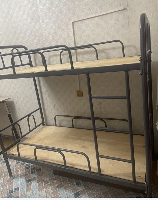 Детская двухъярусная кровать