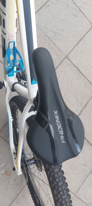 Продавам немски  алуминиев велосипед Cube 27,5цола,16 инча  рамка