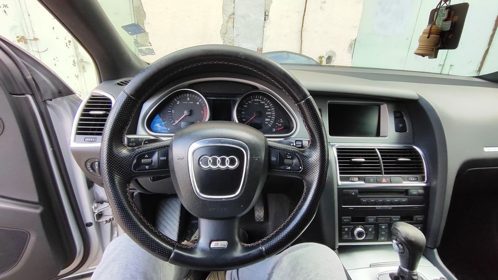 На части Audi Q7 3.0tdi
