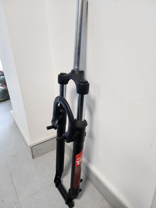 Furca cu suspensie Terrana 29", gat de 1 1/8"
