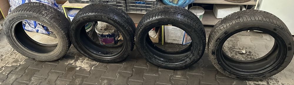 Продам Шины зимние