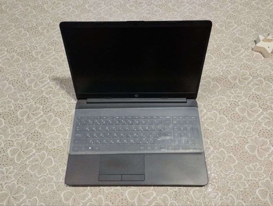 HP noutbuk yangi 1 hafta ishlatilgan