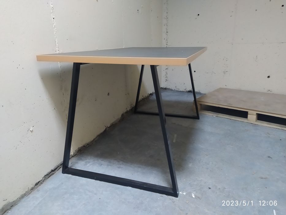 Стол Zeta в отличном состоянии