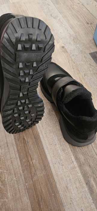 Маратонки с мека подплата