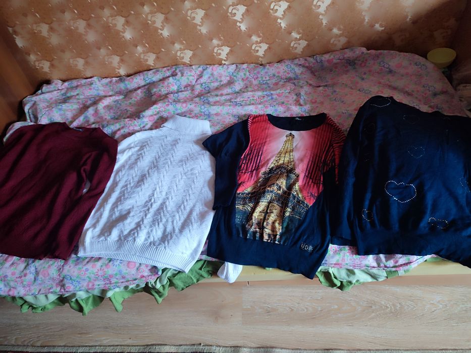 Продам женские вещи, джинсы, кофты