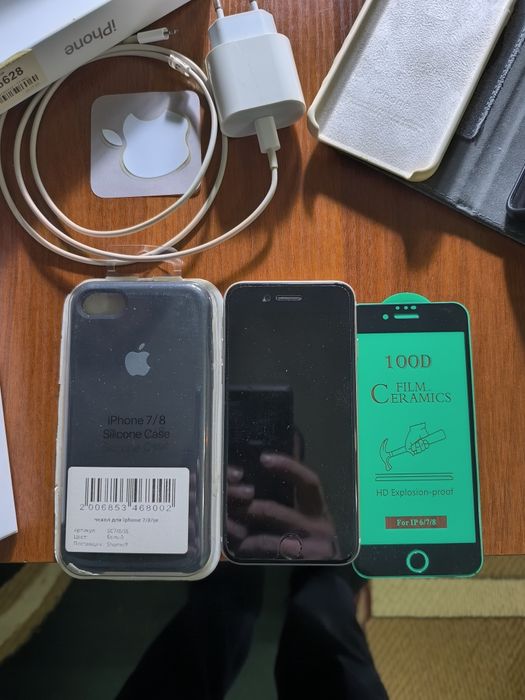 Продам iPhone SE