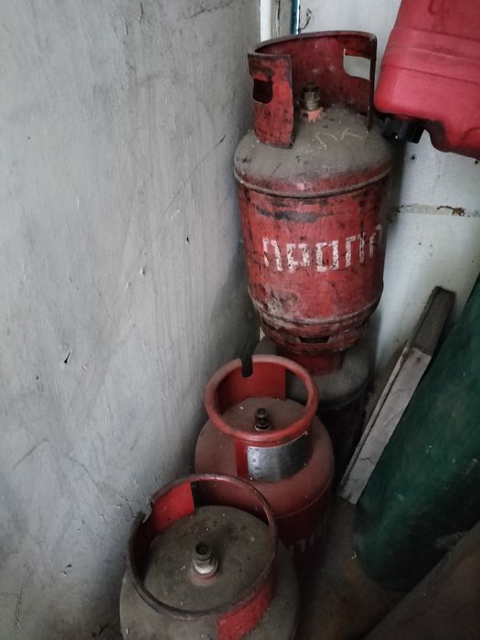 Продам газовые тары-3шт.