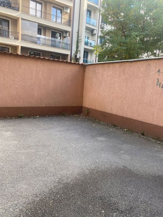 Дава се под наем Гараж / Паркомясто в София, 7-ми 11-ти километър - 10 кв.м за 45000 € - Снимка #2