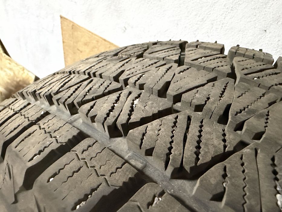 245/45R20 Bridgestone Blizzak DM-V3