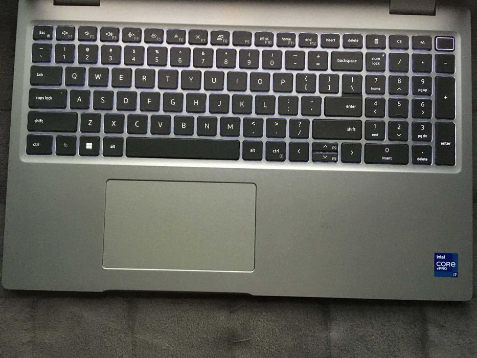 Dell Latitude 5520, Intel i7 1185G7, 16GB Ram si 2 x500 SSD