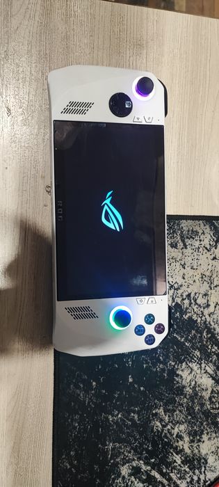 Продам Asus Rog Ally z1 extreme