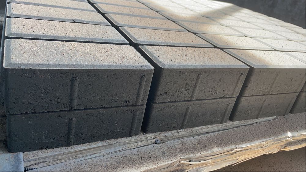 Поребрик, бордюр, брусчатка