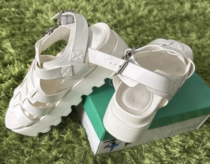 Sandale de vara usoare