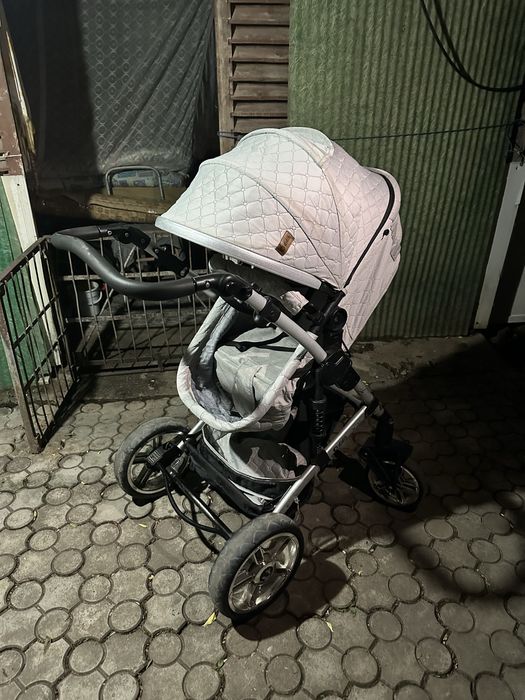 Srochniy kolyaska sotiladi ideal