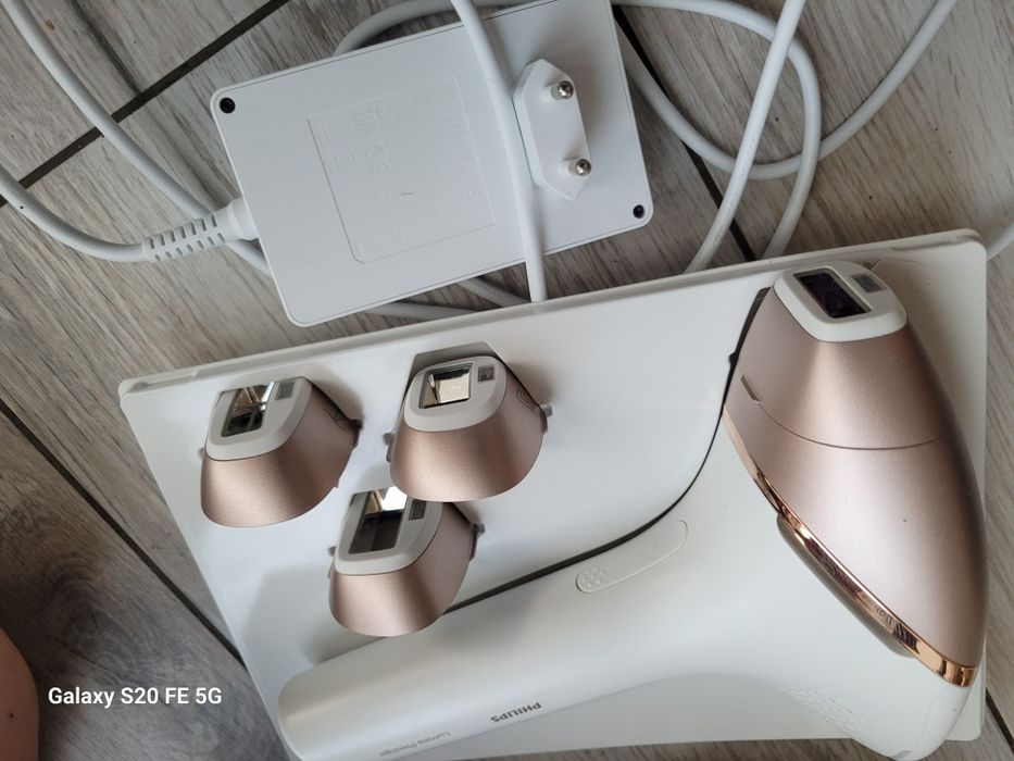 Epilator IPL Philips Lumea Prestige BRI956/00, Senzor Smartskin, utilizare cu sau fara fir, 250.000 impulsuri;