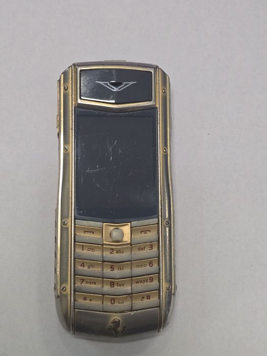 Vertu Ascenti Ti Ferrari limited edition 2009