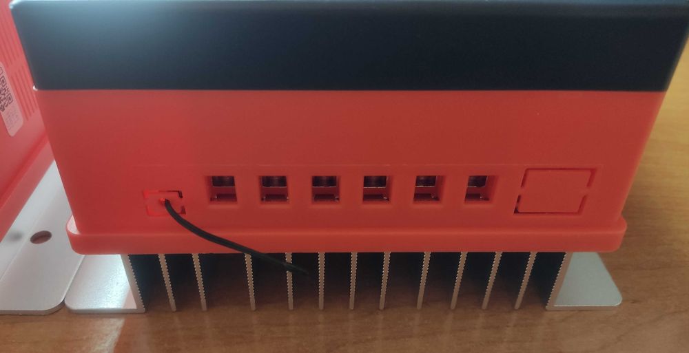 Соларен контролер