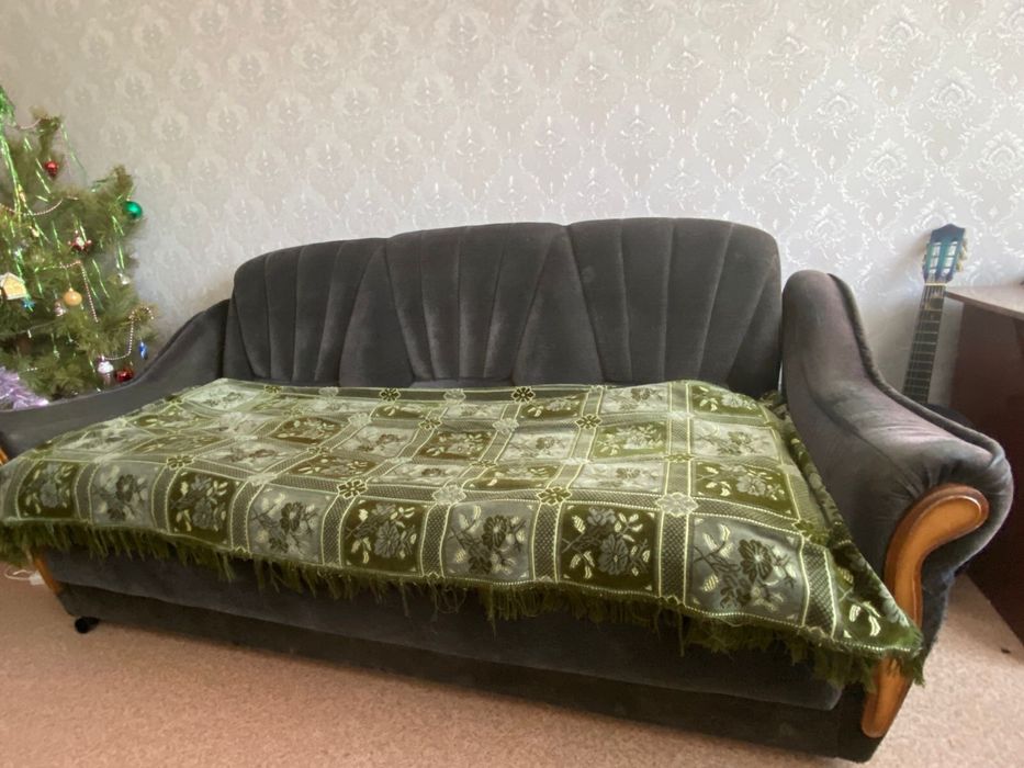 Продам диван и кресла