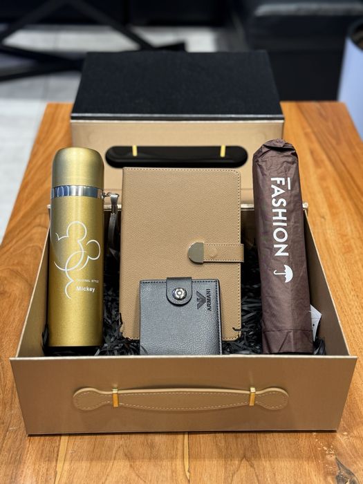 Mujskoy erkaklar uchun sovg’a naborlar