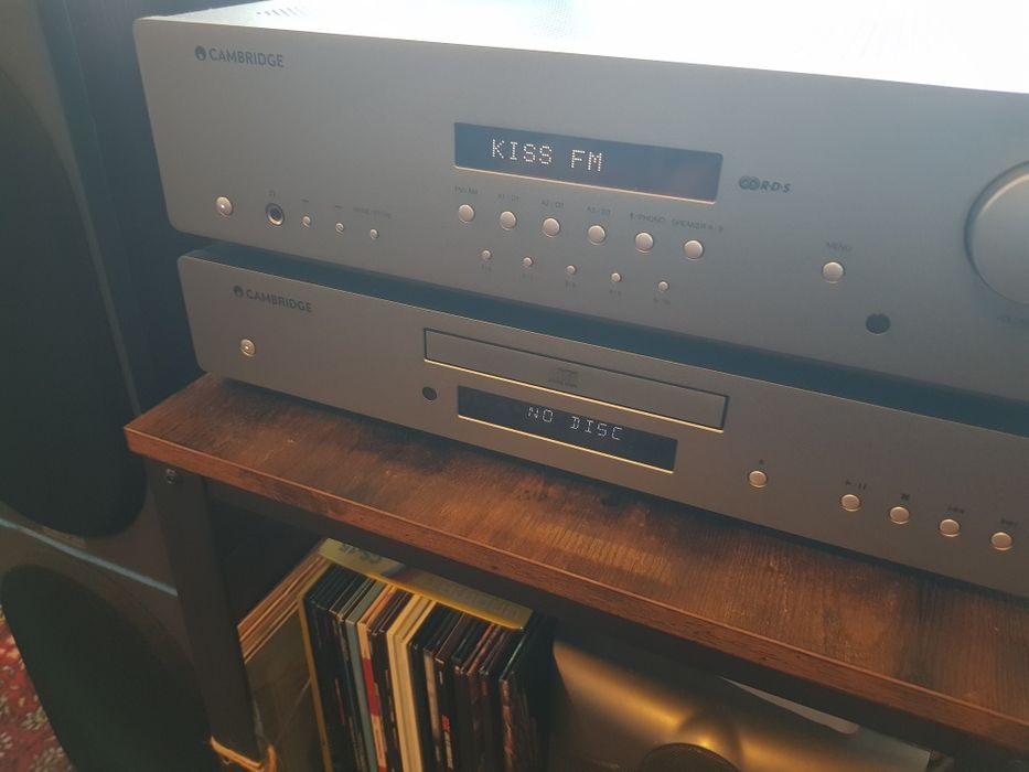 Amplificator Cambridge AXR 100 + 2 cabluri boxe/RCA