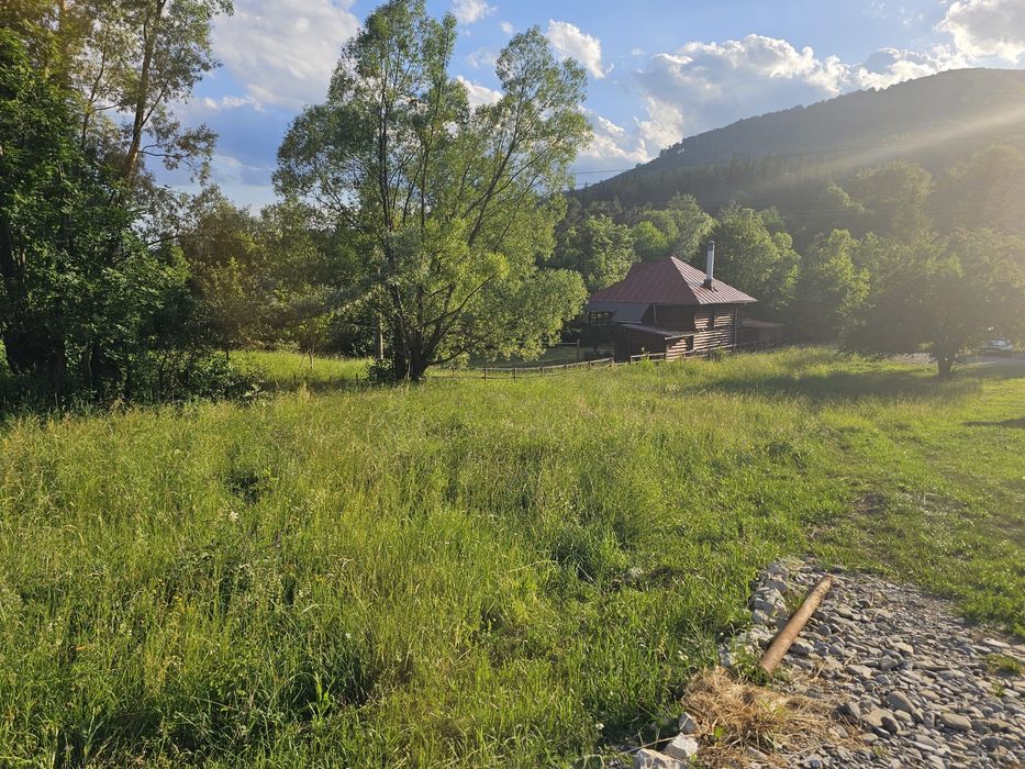 Vând teren intravilan - Traisteni - Valea Doftanei - 1809 mp