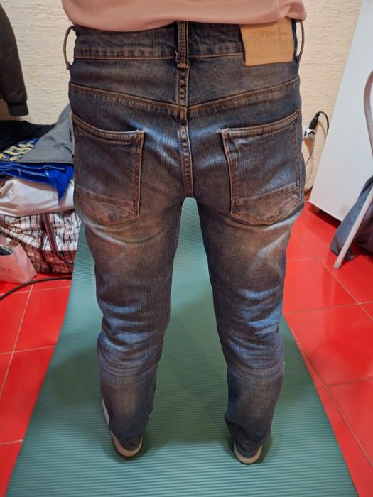 Продаю Джинсы очеень модные
