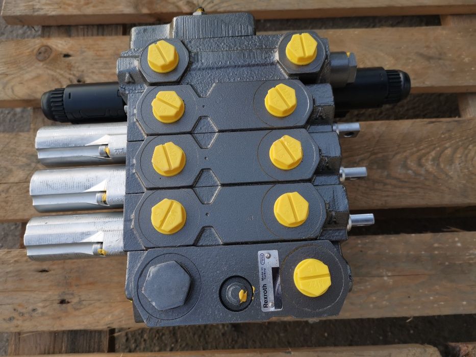 Гидрораспределитель навески Мтз-1523 Bosch-Rexroth