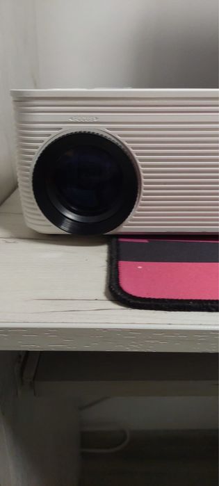 Proiector bigauso + cablu hdmi